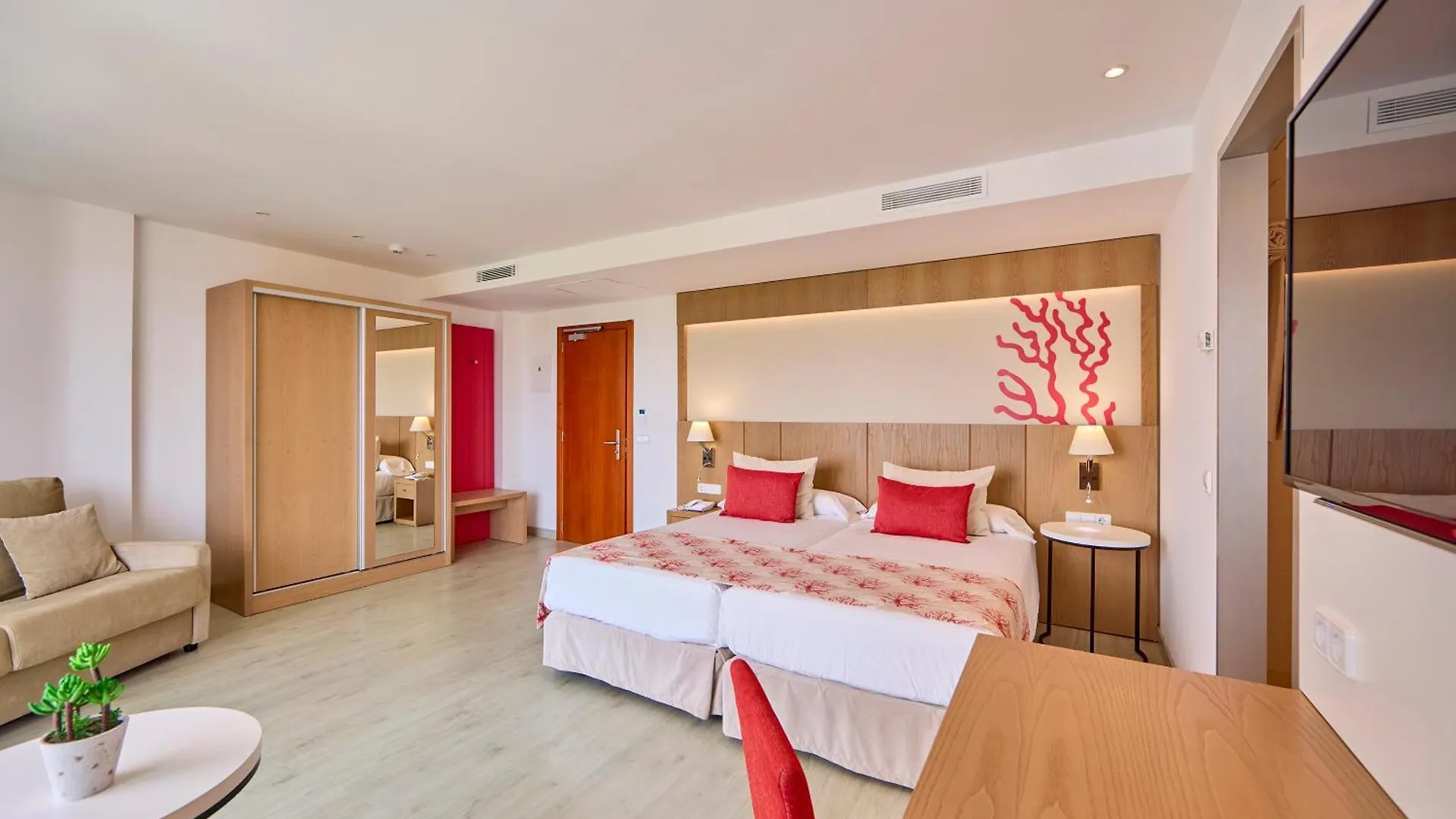 Universal Hotel Perla S'Illot  S'Illot (Mallorca)