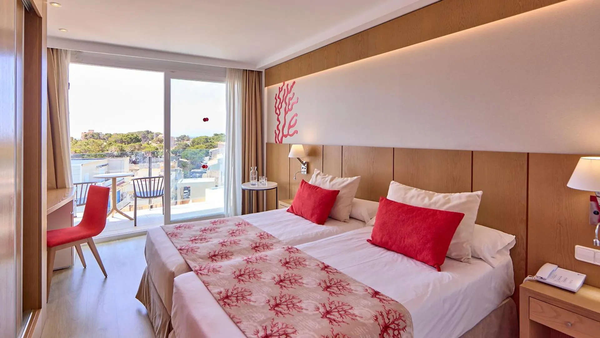 Universal Hotel Perla S'Illot
